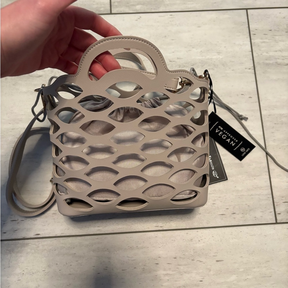 Chic Vegan Mini Bag in Cream